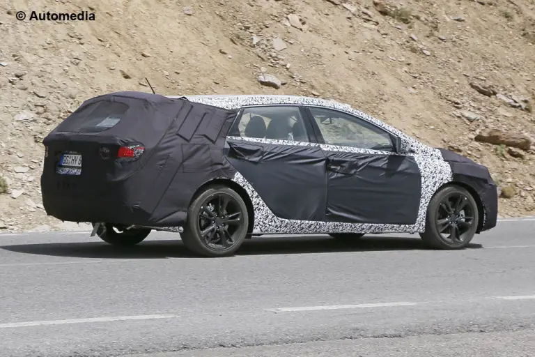 Hyundai i40 Wagon Facelift - foto spia (agosto 2014) - 5