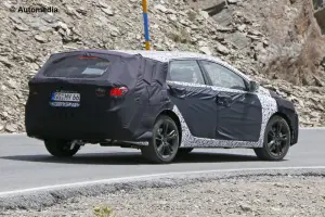 Hyundai i40 Wagon Facelift - foto spia (agosto 2014)