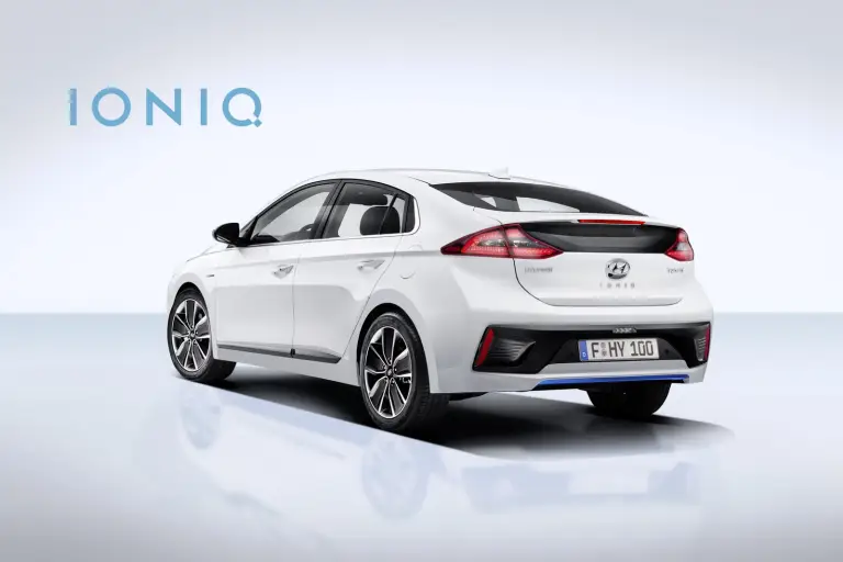 Hyundai Ioniq - 4