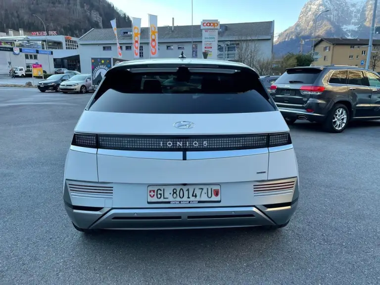 Hyundai Ioniq 5 Martini Racing - 5