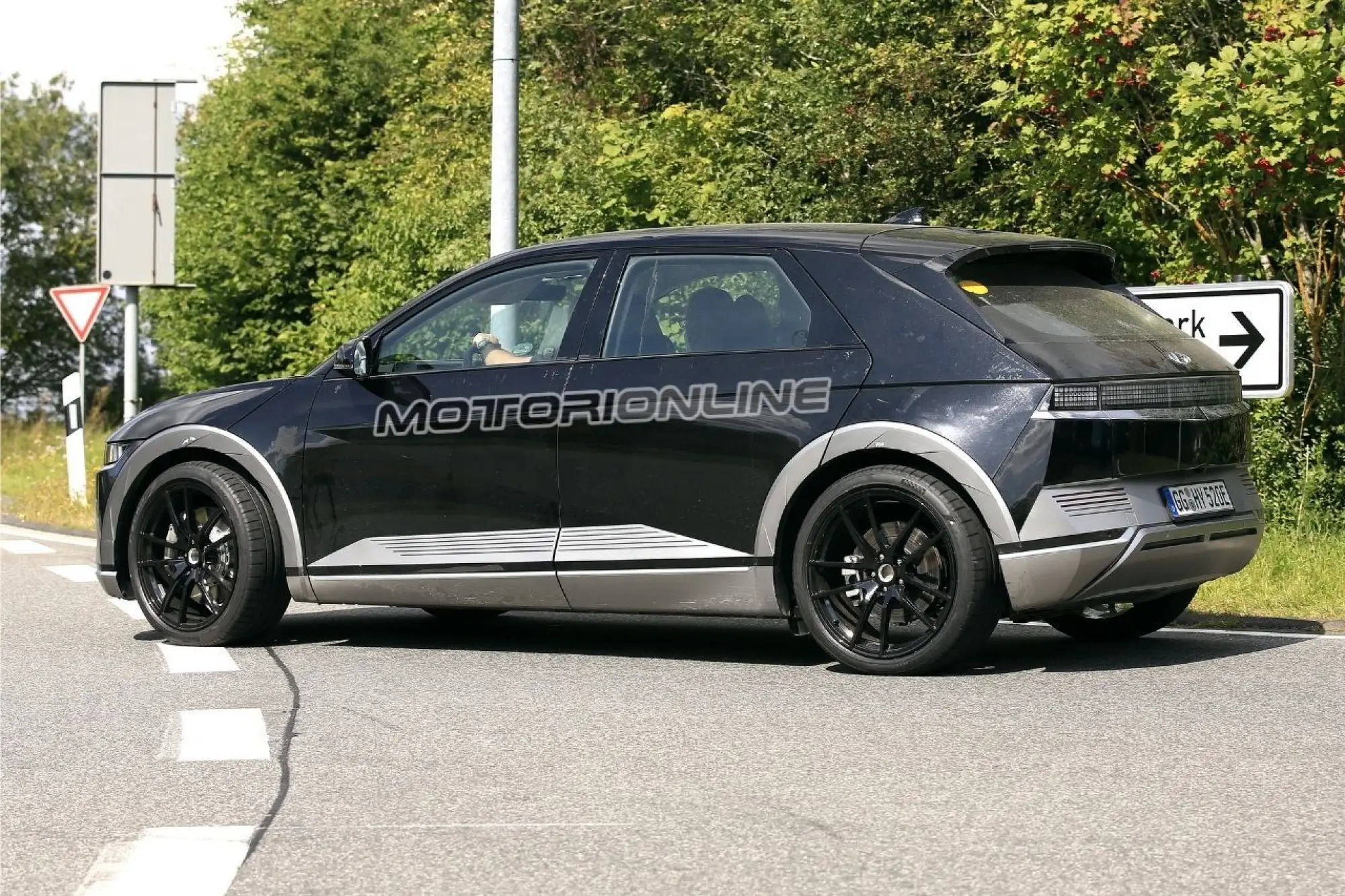 Hyundai Ioniq 5 N - Foto Spia  - 8
