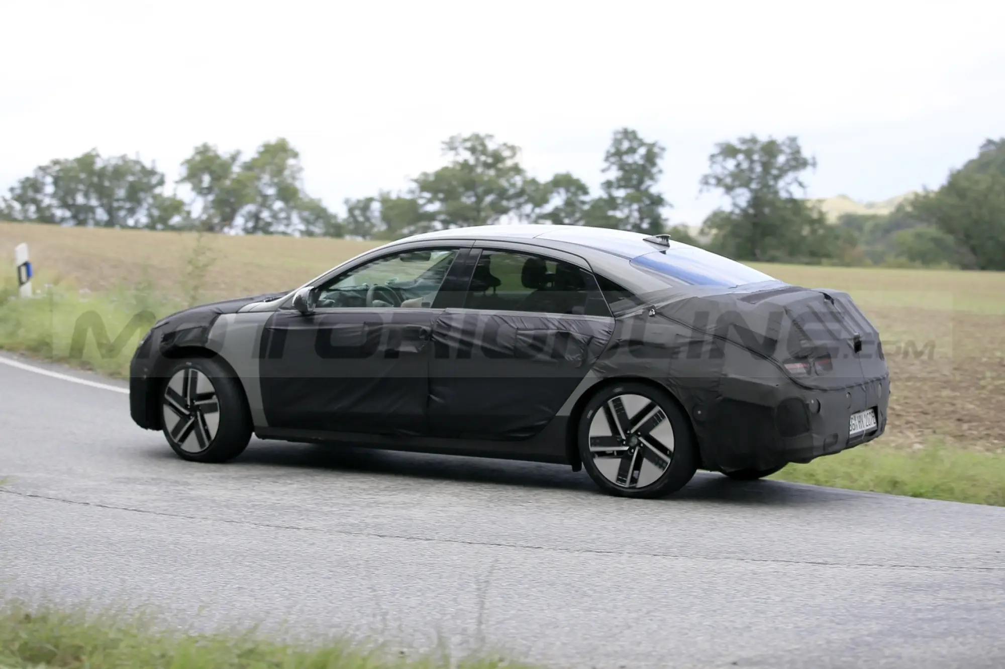 Hyundai Ioniq 6 2023 - Foto Spia 11-01-2022 - 2