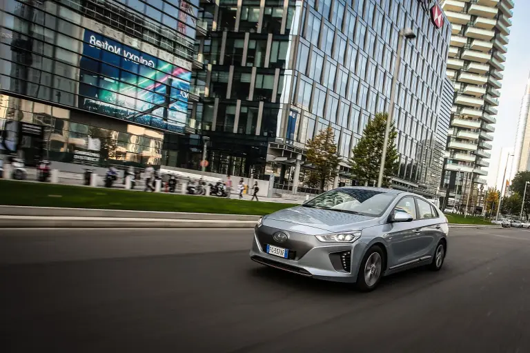 Hyundai Ioniq Electric - 2