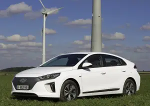 Hyundai IONIQ elettrica - nuova galleria - 16