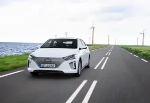 Hyundai IONIQ elettrica - nuova galleria - 19