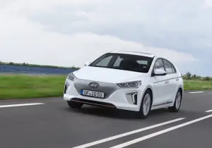 Hyundai IONIQ elettrica - nuova galleria - 20