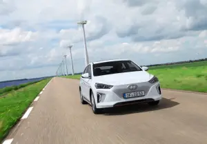 Hyundai IONIQ elettrica - nuova galleria - 22