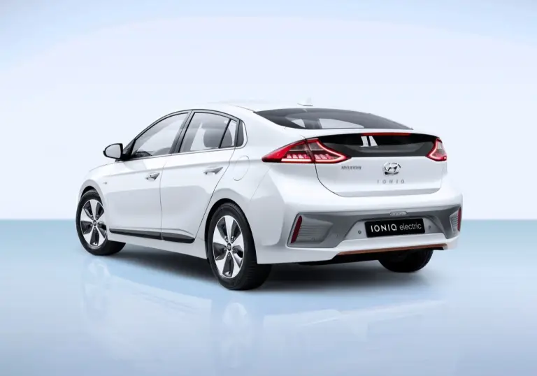 Hyundai IONIQ elettrica - nuova galleria - 31