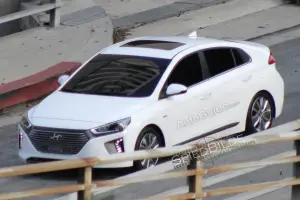Hyundai IONIQ - Foto spia 21-12-2015