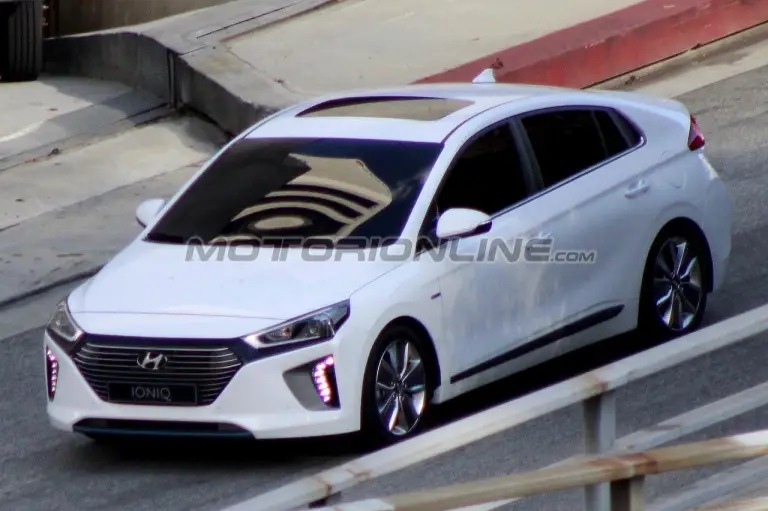 Hyundai Ioniq - Foto spia 29-12-2015 - 3