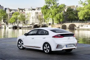 Hyundai Ioniq (ibrida, elettrica e ibrida plug-in)