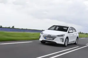 Hyundai Ioniq (ibrida, elettrica e ibrida plug-in)