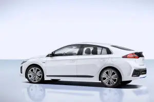 Hyundai Ioniq (ibrida, elettrica e ibrida plug-in)