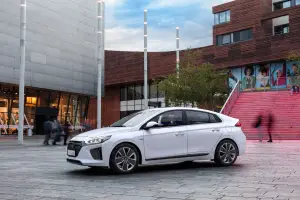 Hyundai Ioniq (ibrida, elettrica e ibrida plug-in)