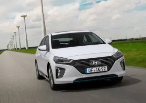 Hyundai IONIQ ibrida - nuova galleria - 6