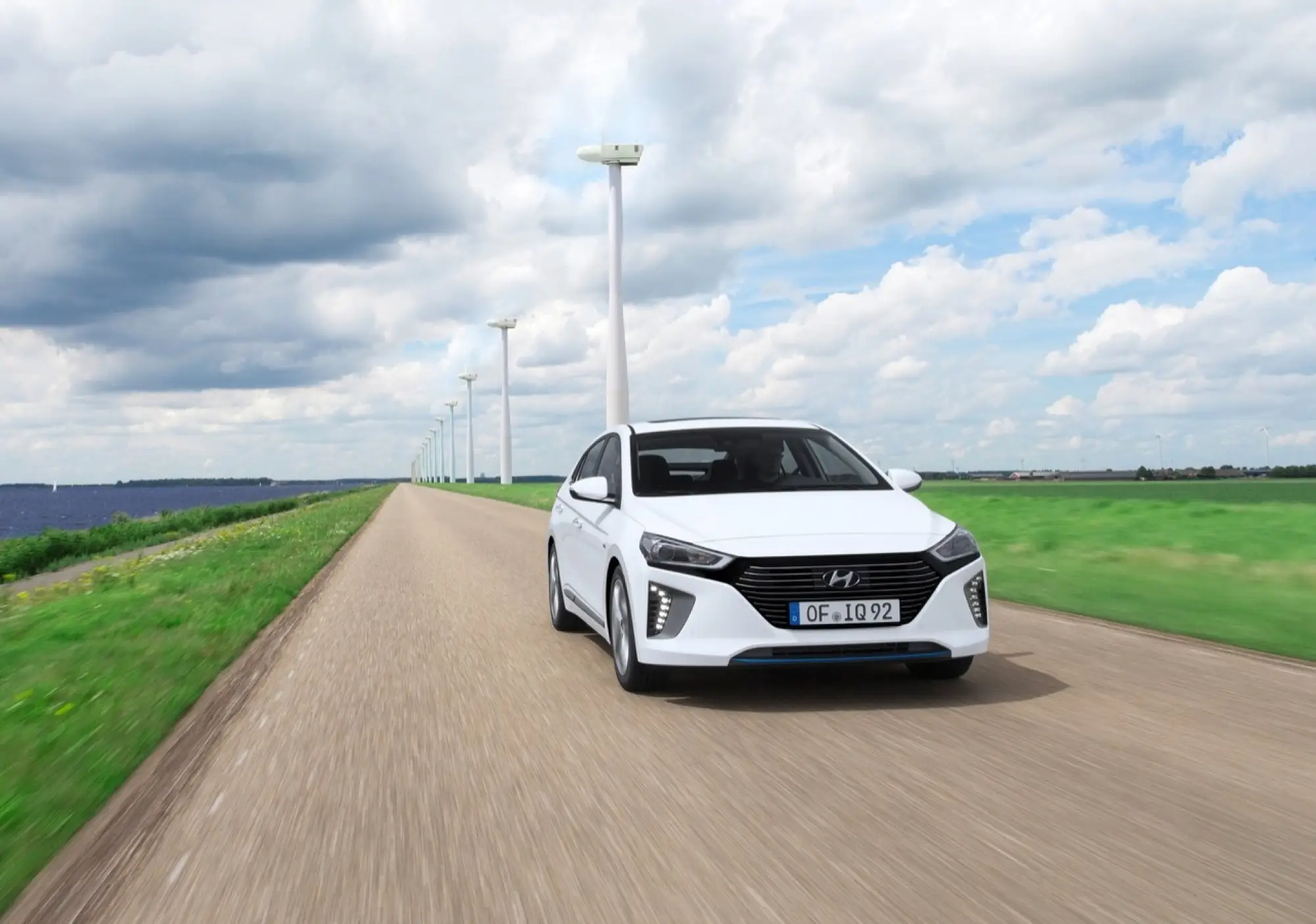 Hyundai IONIQ ibrida - nuova galleria - 36