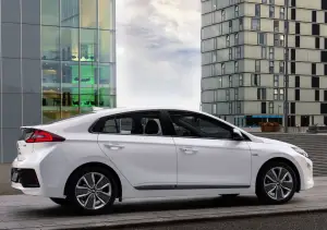 Hyundai IONIQ ibrida - nuova galleria