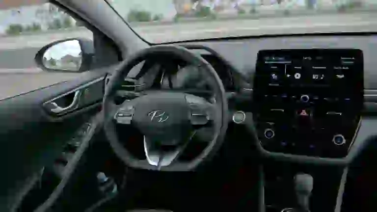 Hyundai Ioniq Plug-in Hybrid 2020 C&C - 11