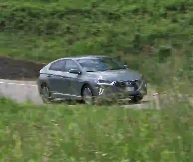Hyundai Ioniq Plug-in Hybrid 2020 C&C - 14