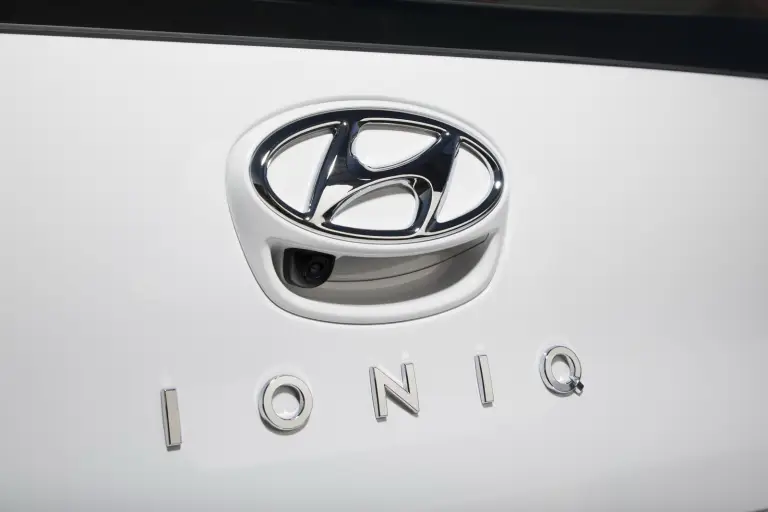 Hyundai Ioniq Plug-In Hybrid - 7