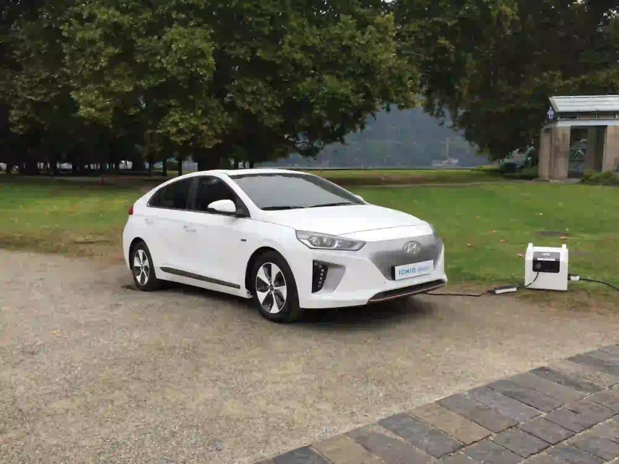 Hyundai IONIQ - Primo contatto - 5