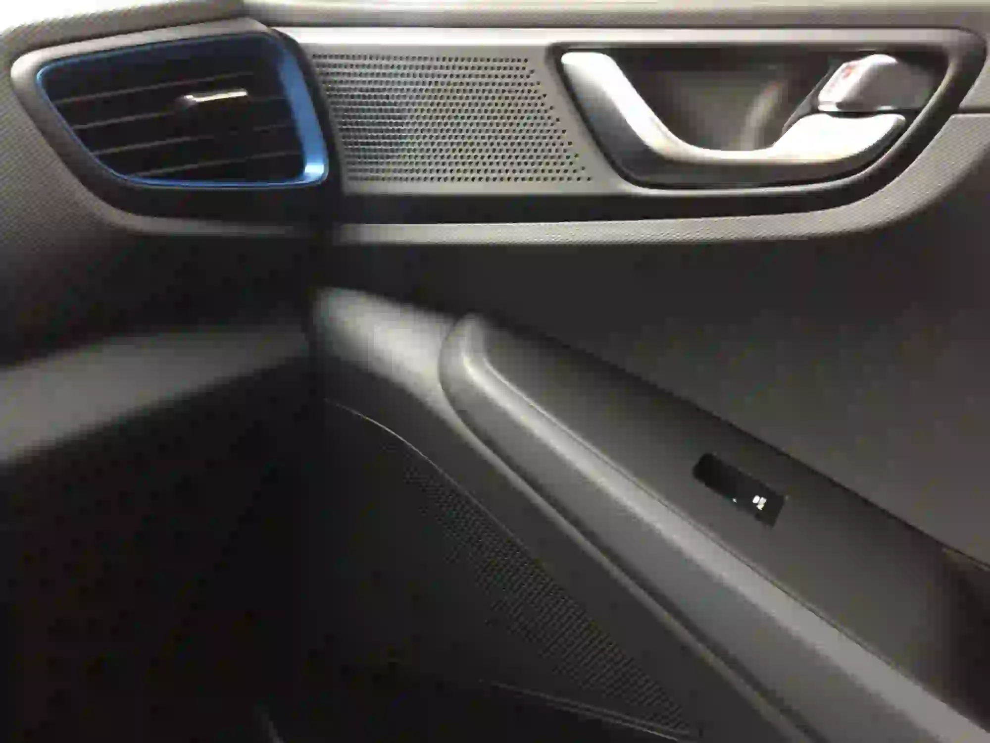 Hyundai IONIQ - Primo contatto - 11