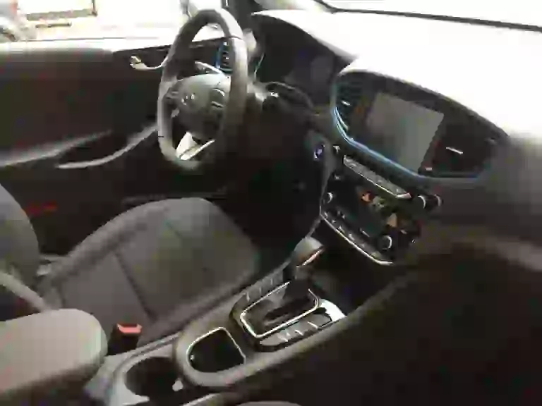 Hyundai IONIQ - Primo contatto - 22