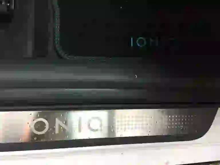 Hyundai IONIQ - Primo contatto - 24