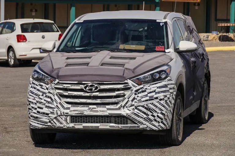 Hyundai ix35 2015 - Foto spia 23-07-2014 - 1