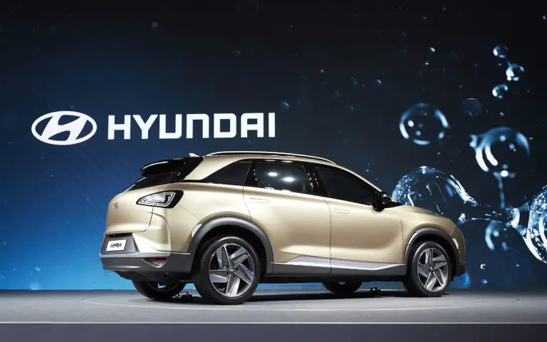 Hyundai ix35 Fuel Cell - Hydrogen Tour - 6
