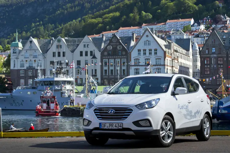 Hyundai ix35 Fuel Cell - stazione di rifornimento di idrogeno di Offenbach - 4
