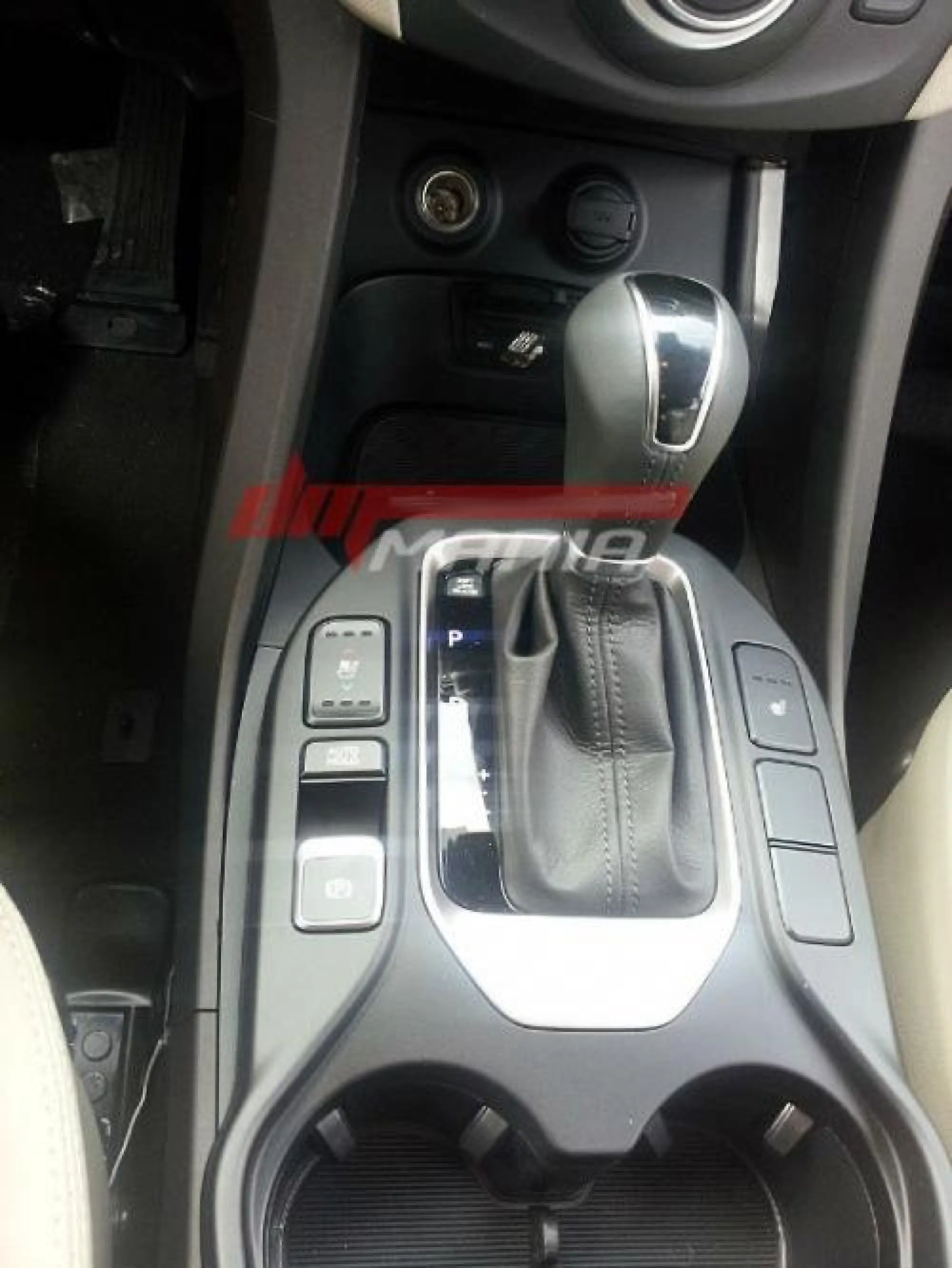 Hyundai ix45 2012 abitacolo foto non ufficiali - 7