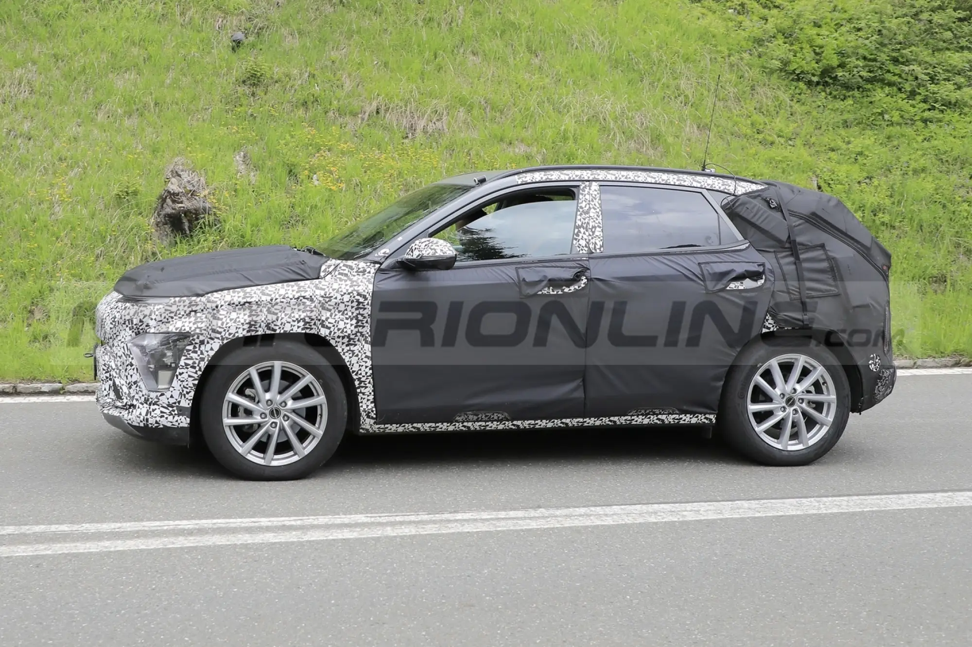 Hyundai Kona 2024 - Foto Spia 03-06-2022 - 8