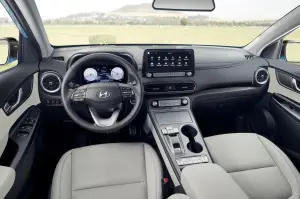 Hyundai Kona Electric 2021 - prova su strada - 17