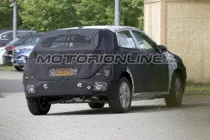 Hyundai Kona elettrica foto spia 21 agosto 2017
