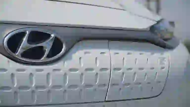 Hyundai Kona elettrica - Prova su strada 2019 - 6