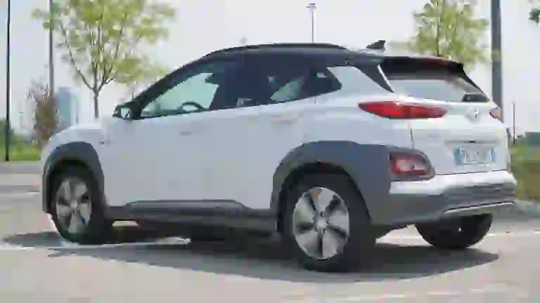 Hyundai Kona elettrica - Prova su strada 2019 - 15