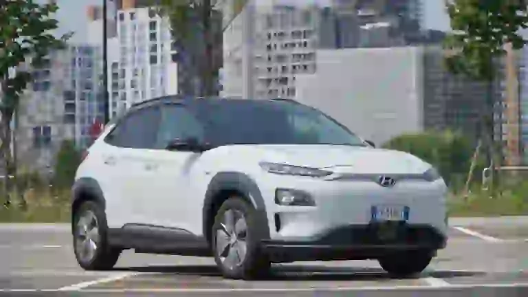 Hyundai Kona elettrica - Prova su strada 2019 - 17