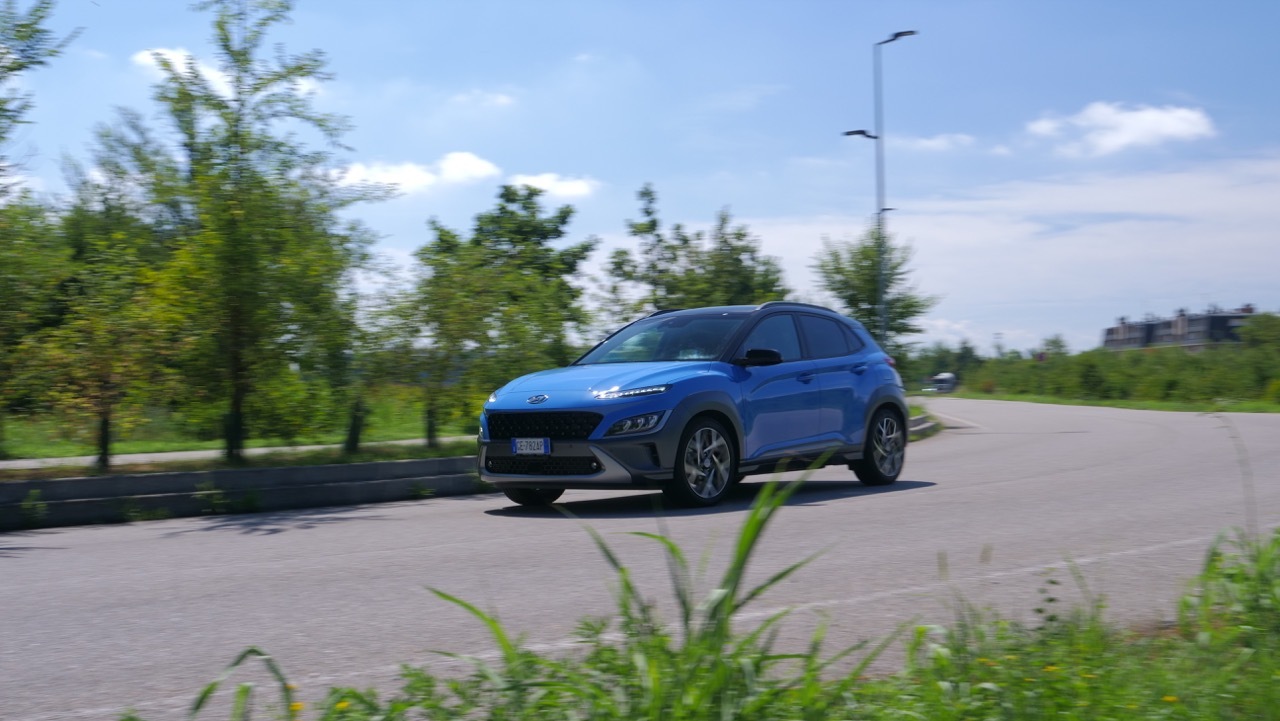 Hyundai Kona Hybrid 2021 - Prova su Strada 