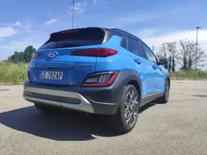 Hyundai Kona Hybrid 2021 - Prova su Strada 