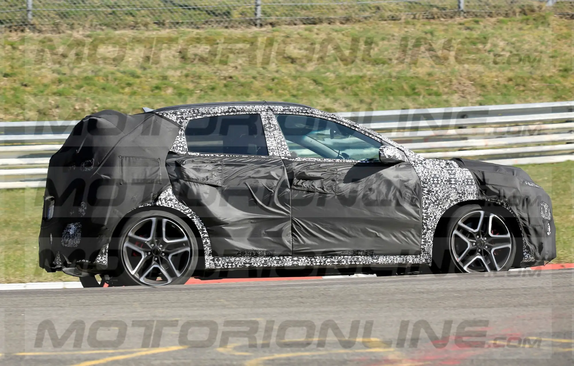 Hyundai Kona N 2020 - Foto spia - 3