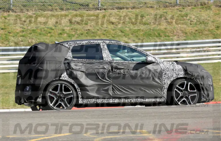 Hyundai Kona N 2020 - Foto spia - 3