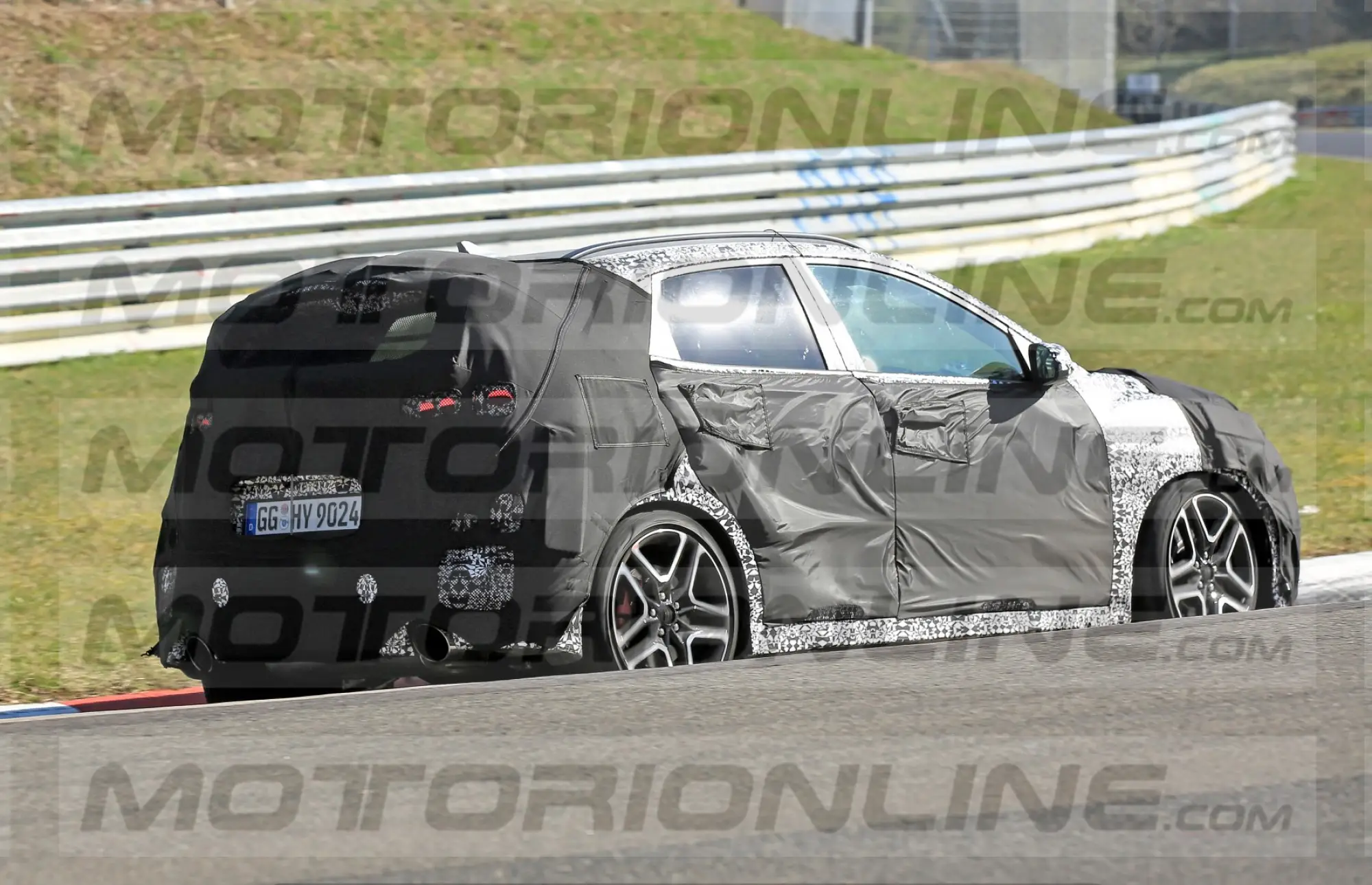 Hyundai Kona N 2020 - Foto spia - 4