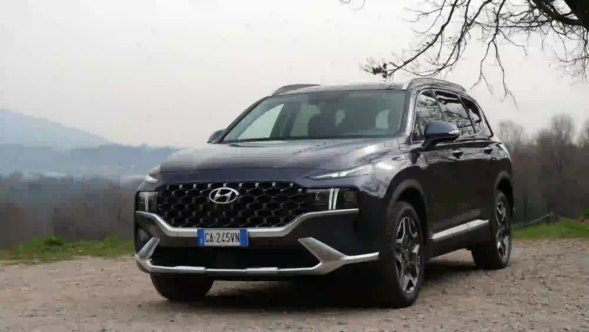Hyundai Santa Fe Hybrid 2021 video prova su strada - 13