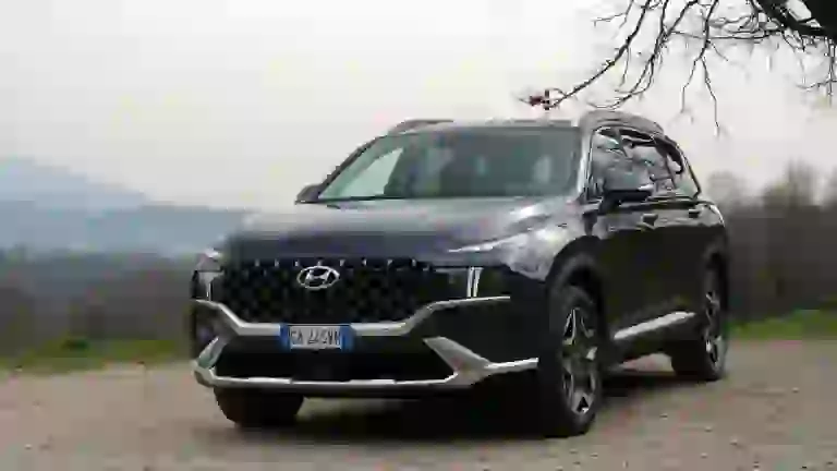 Hyundai Santa Fe Hybrid 2021 video prova su strada - 13