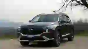 Hyundai Santa Fe Hybrid 2021 video prova su strada - 17