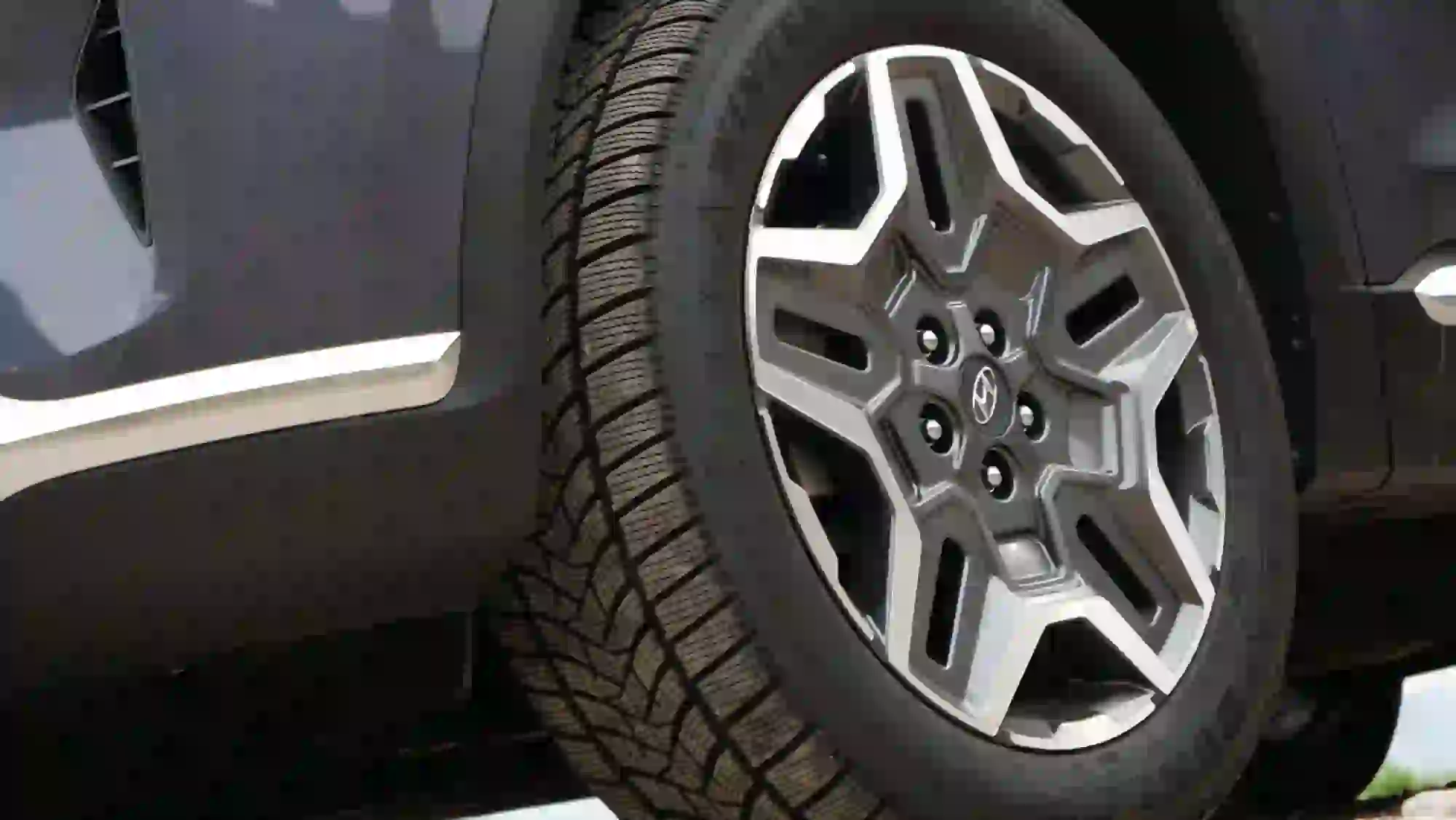 Hyundai Santa Fe Hybrid 2021 video prova su strada - 6