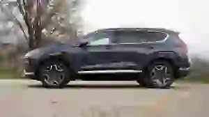 Hyundai Santa Fe Hybrid 2021 video prova su strada - 9