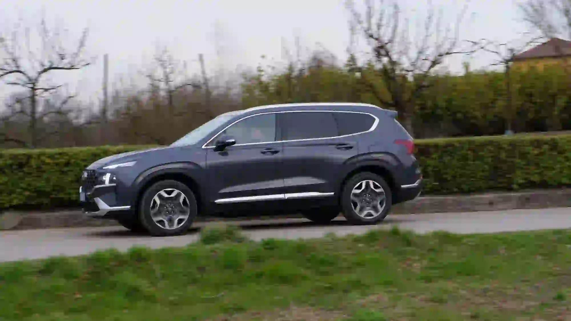 Hyundai Santa Fe Hybrid 2021 video prova su strada - 26