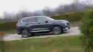 Hyundai Santa Fe Hybrid 2021 video prova su strada - 29